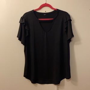 Black ruffled shelve top